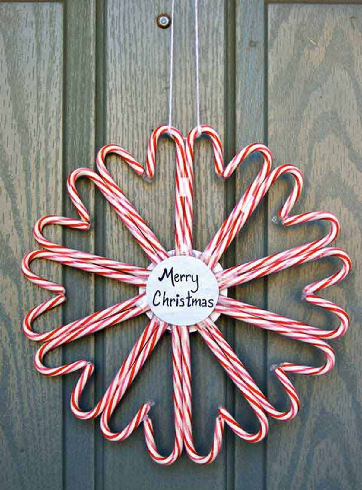 10 DIY Christmas Decorations Everyone Should Try This Year