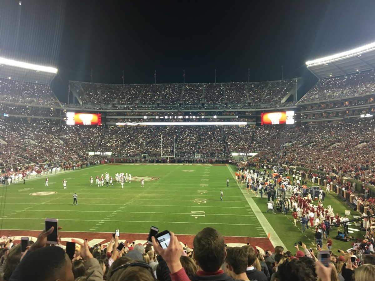 Watch: UA Students Light Up Bryant Denny