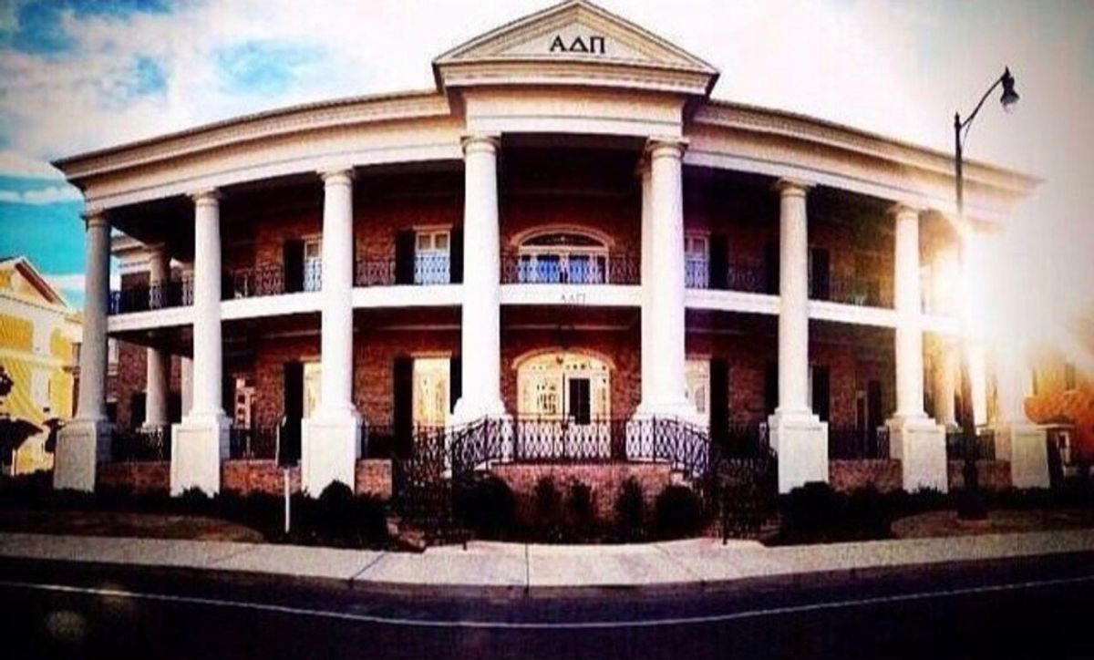 Alabama Cribs: Alpha Delta Pi House