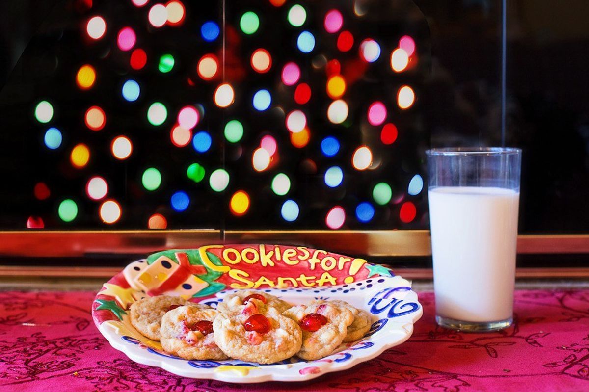 6 Holiday Cookies and Unrelated Gifs