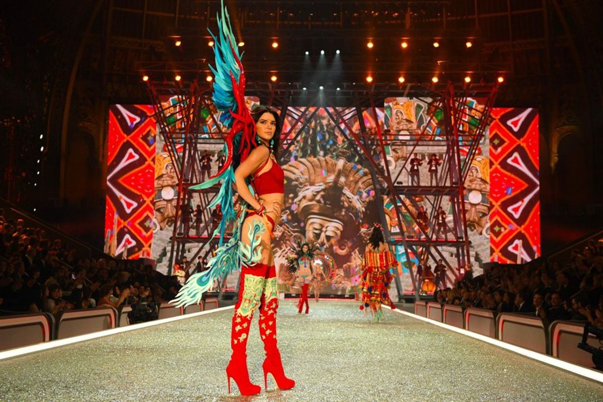 Highlighted Moments Of The 2016 Victoria's Secret Fashion Show