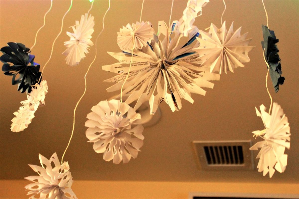 How To Make 3D Paper Snowflakes