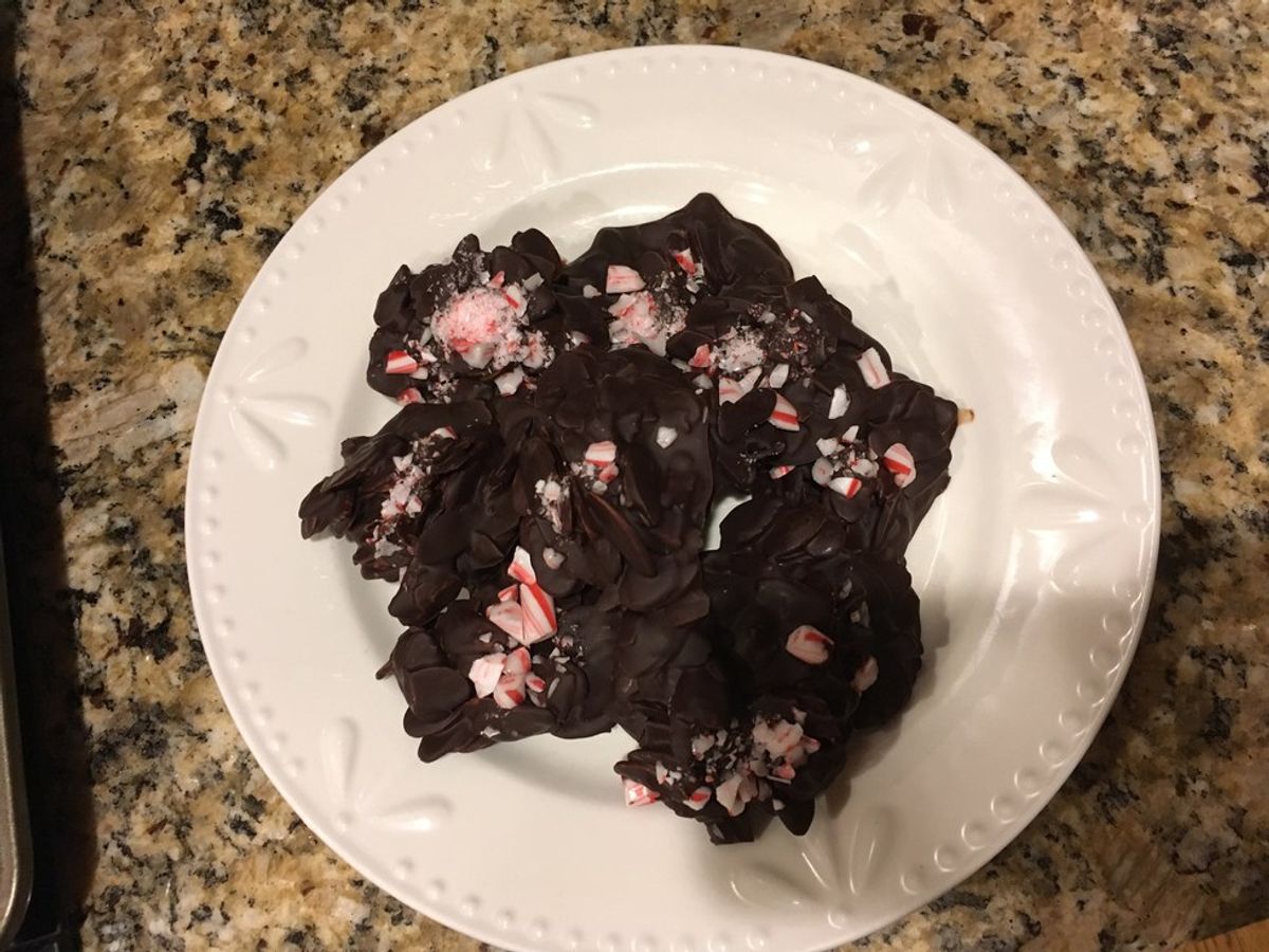 Simple Peppermint Almond Clusters