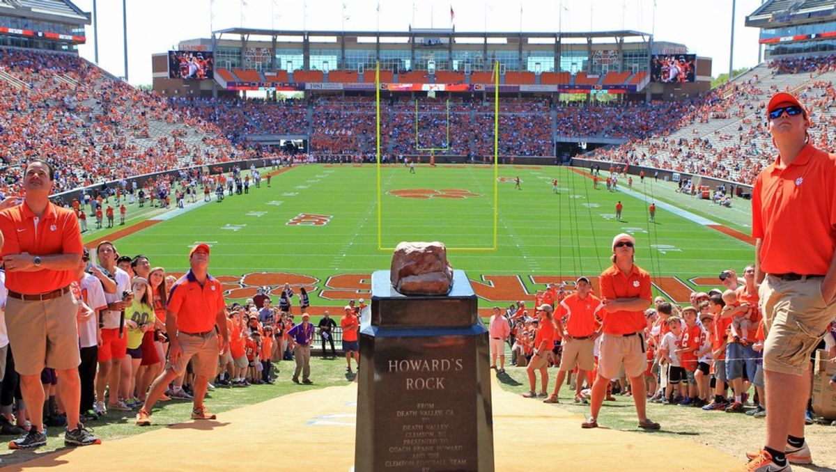 5 Outfits You'll See At A Clemson Football Game