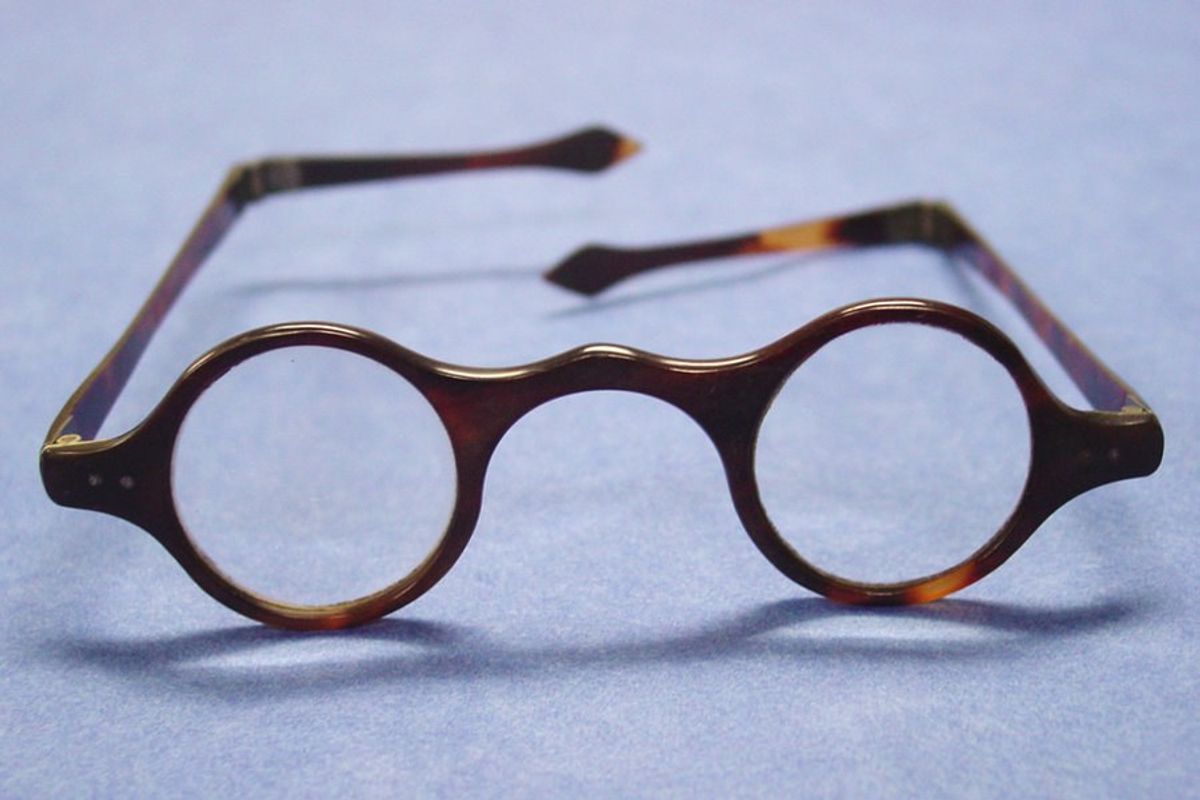 7 Things You Know If You Wear Glasses