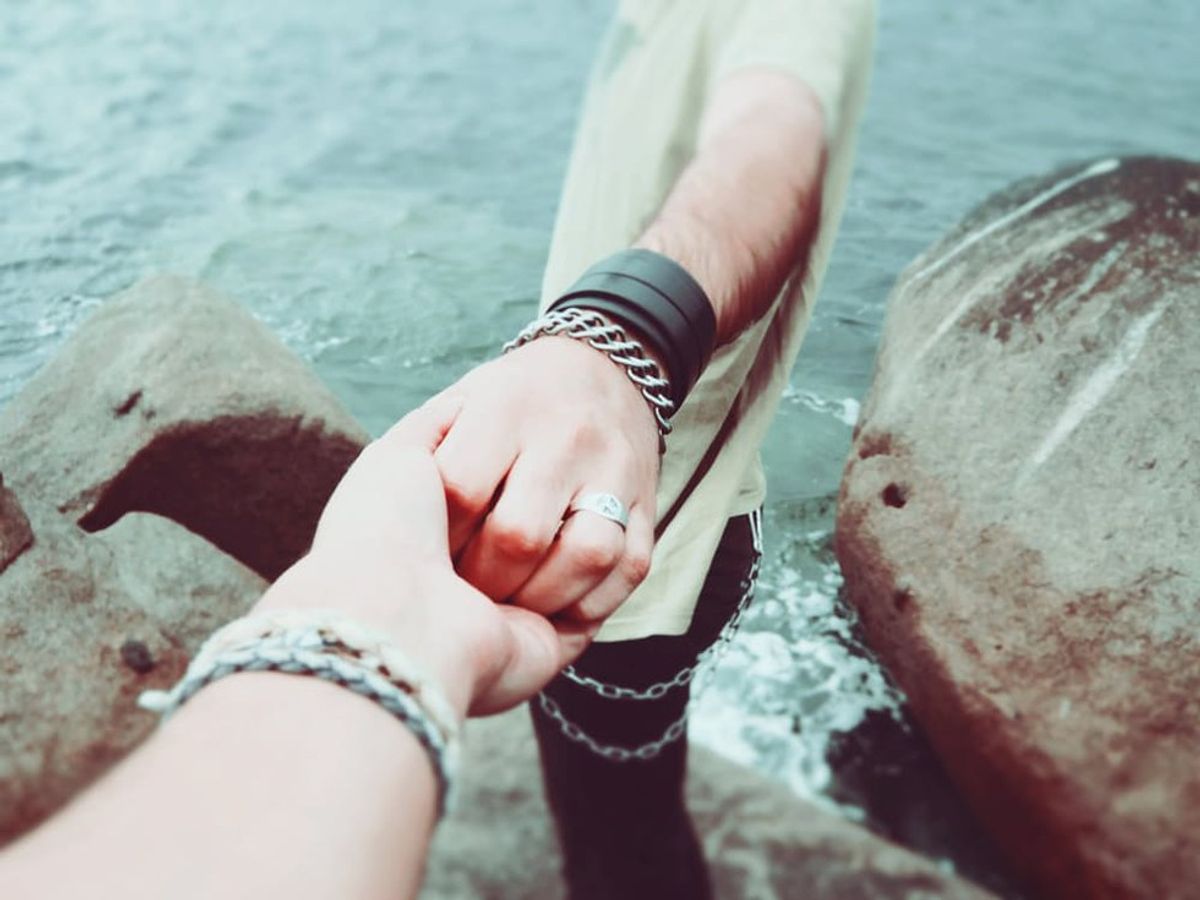 8 Reasons Why Every Girl Needs A Guy Best Friend