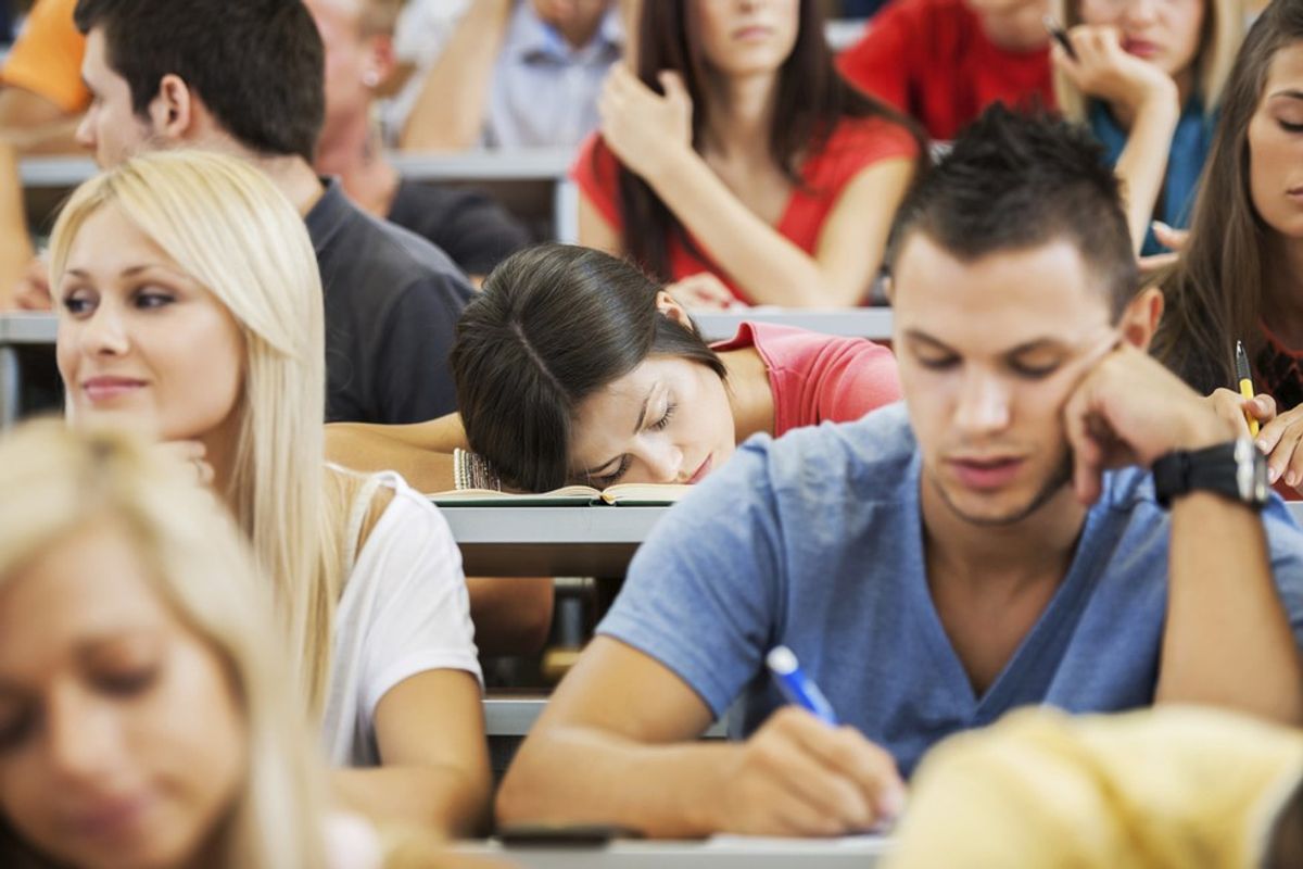 7 Things All College Students Think About During A Lecture