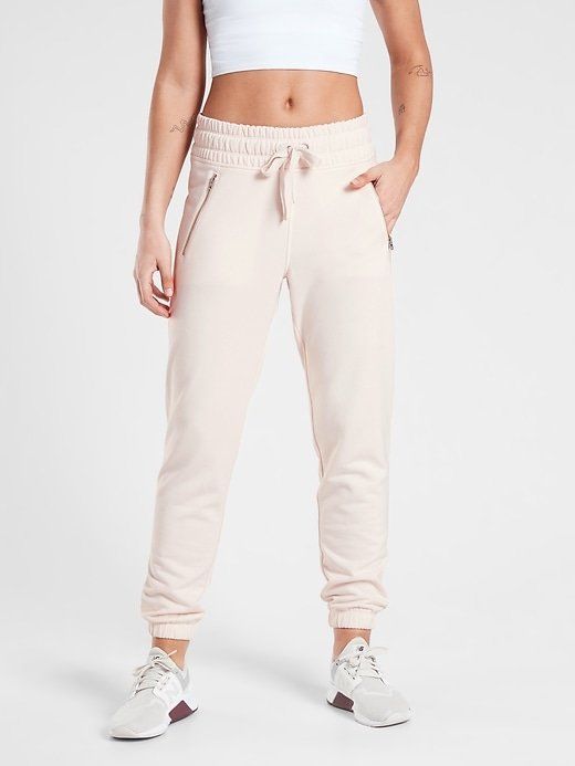 The Best Steals From Athleta's Semi-Annual Sale - The Odyssey Online