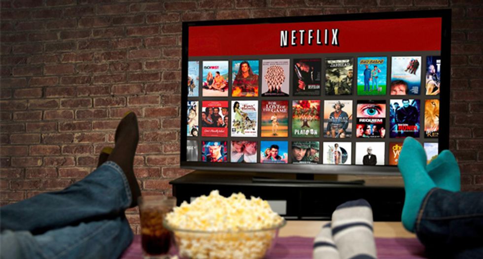 28 Signs Of A Netflix Addiction