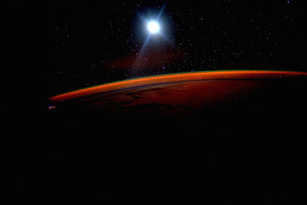 5 Breathtaking Scott Kelly Space Photos
