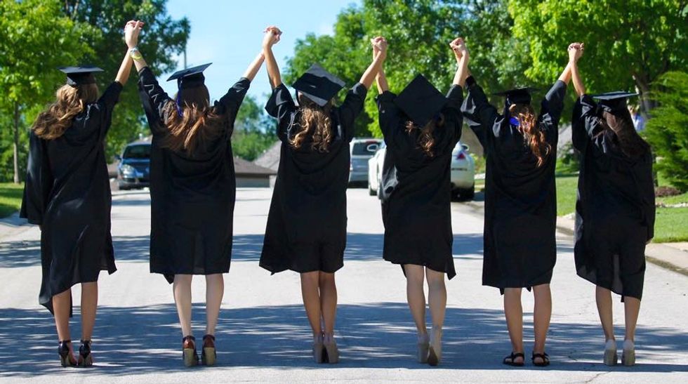 What High School Seniors Need To Know Before Graduating