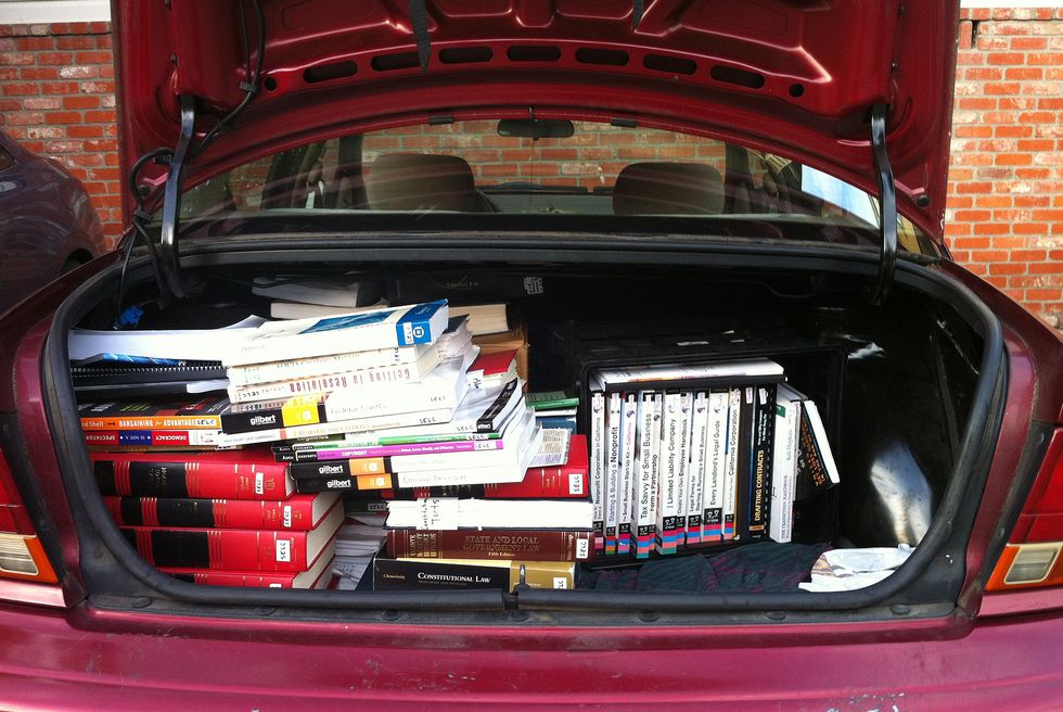 10 Things You’ll Find In A College Commuter Student’s Car