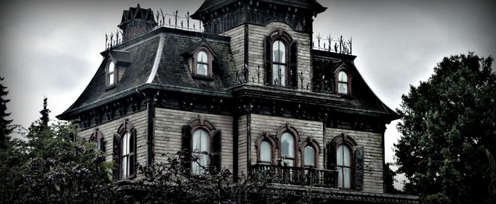 11 Haunted Places To Visit In New England