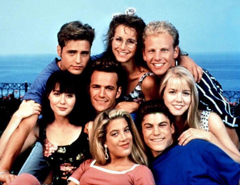 10 TV Shows From The 90s That Millennials Binge Watch