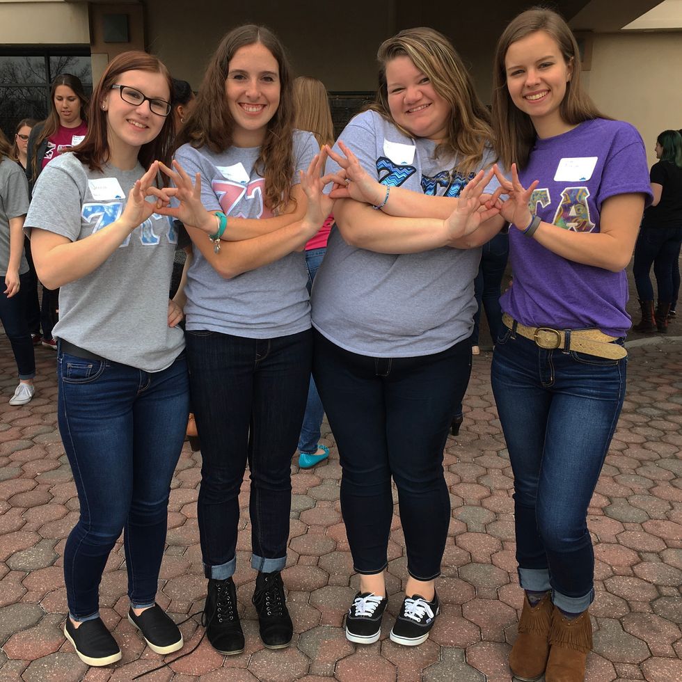 11 Signs You Know You're A Sorority Girl | The Odyssey Online