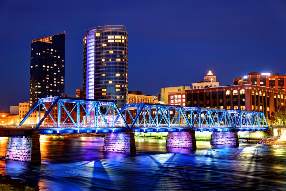 14 Signs That You Grew Up In Grand Rapids