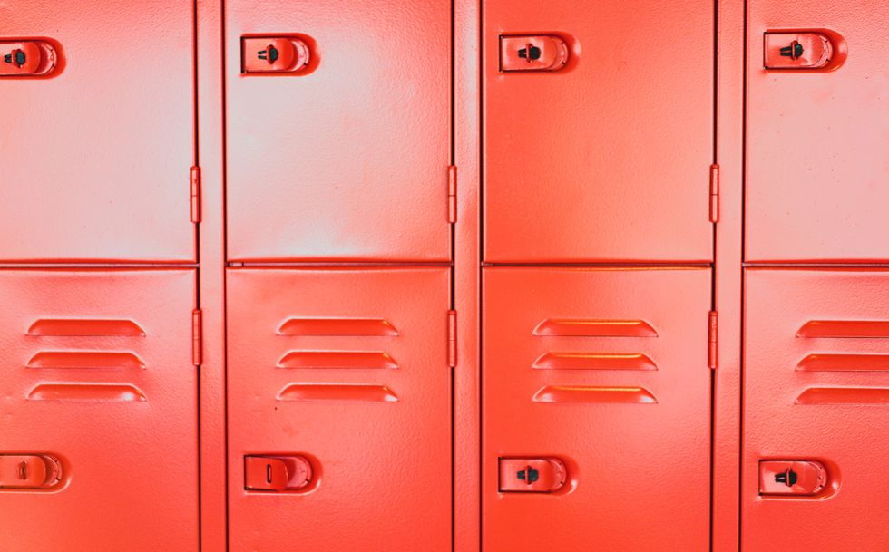 11 Things Every Early-2000s Middle School Girl Had In Her Locker