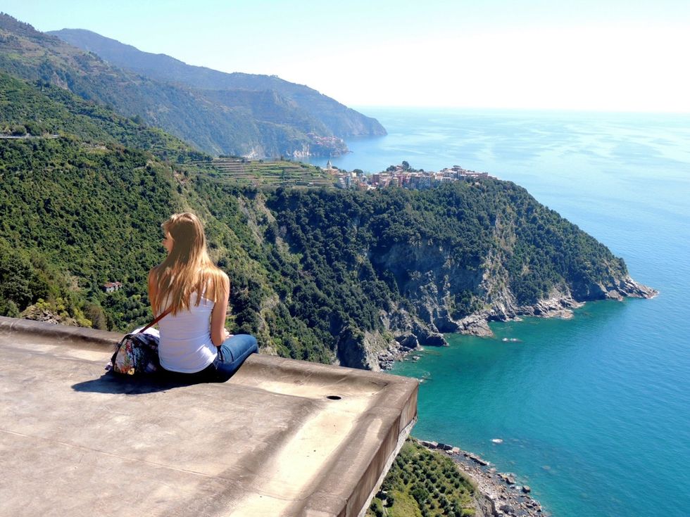 9 Reasons Why You Should Travel Alone In Your Early 20s