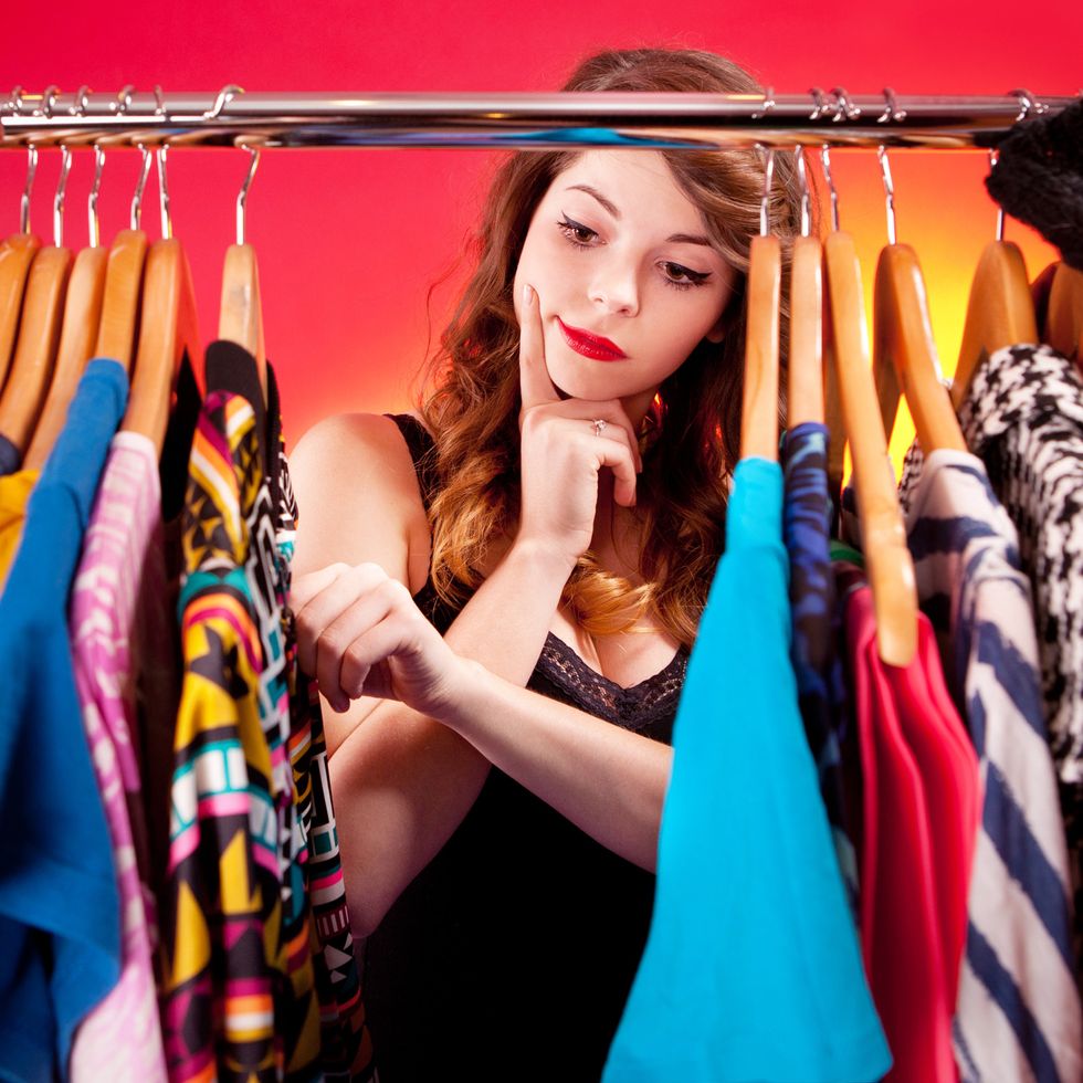 6-things-that-happen-when-you-re-in-between-clothing-sizes