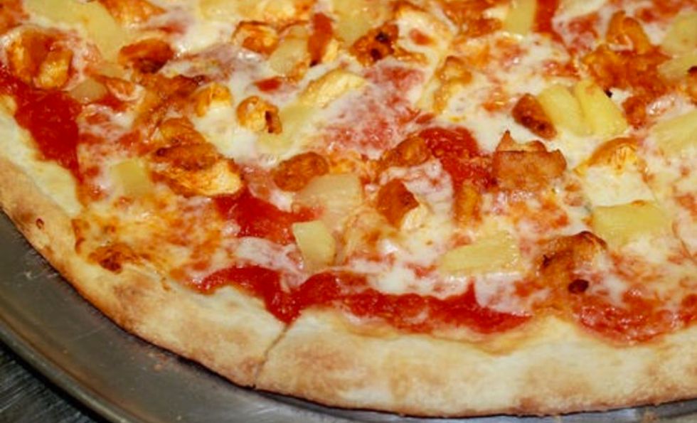 4 Reasons Why Pineapples Definitely Belong On Pizza