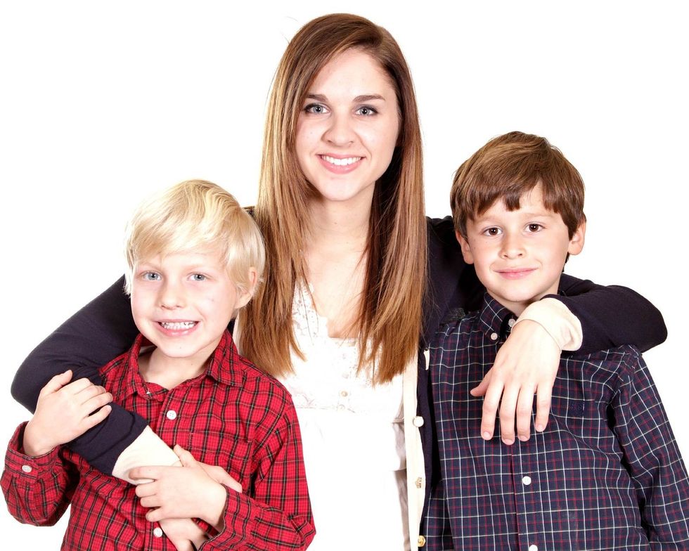 5 Roles The Eldest Sibling Has