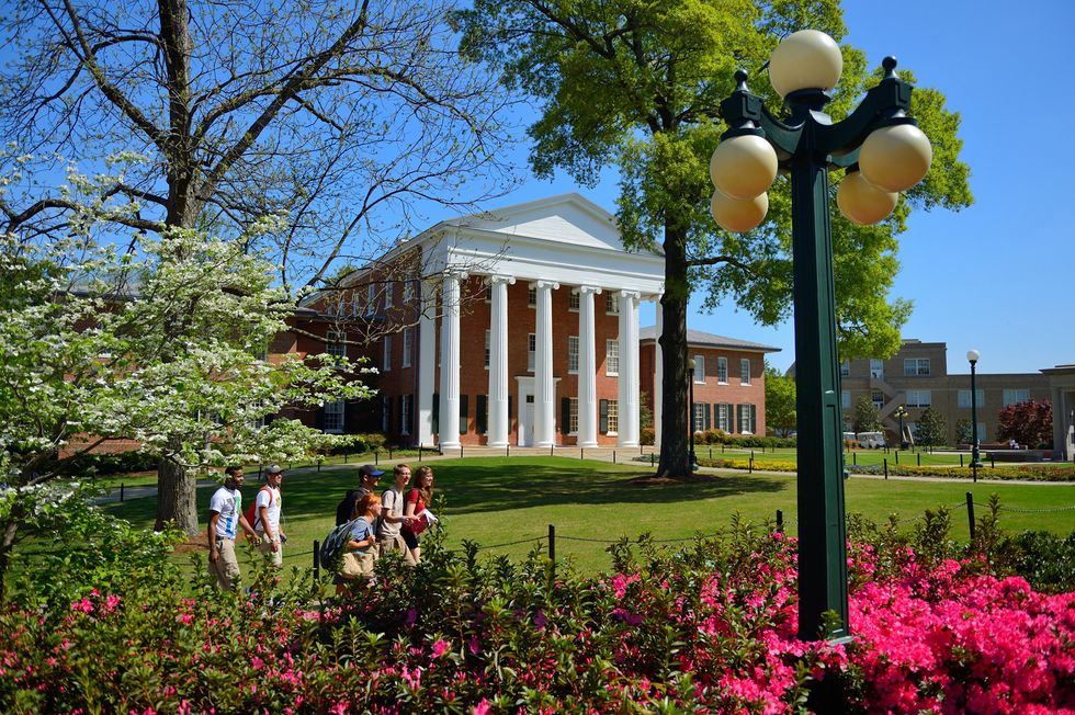 16 Thoughts You've Had If You Go To Ole Miss