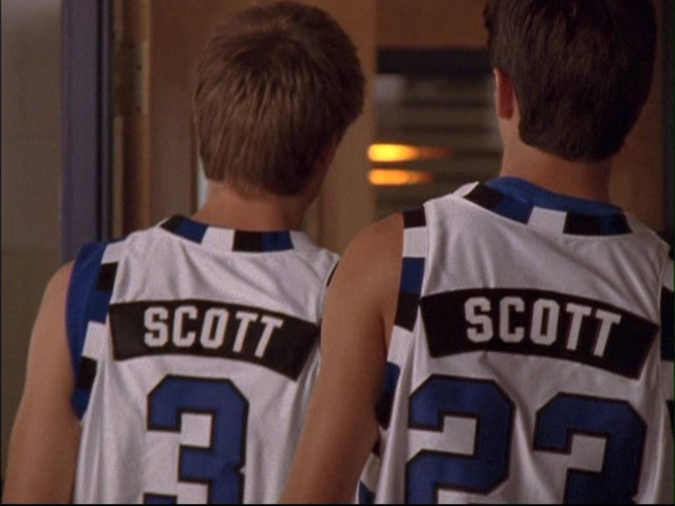 Lucas Scott One Tree Hill Basketball Jersey (white)  Greeting