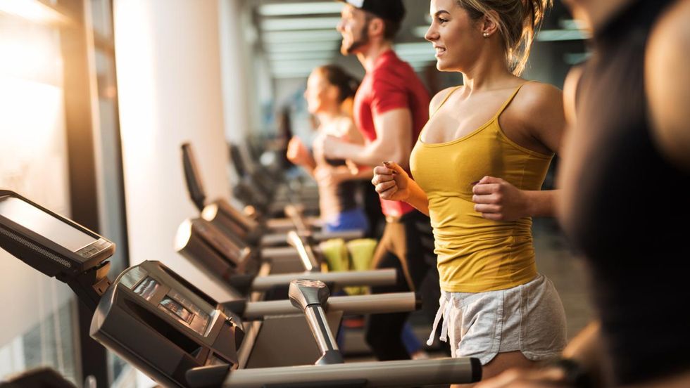 21 Thoughts Every Girl Has At The Gym