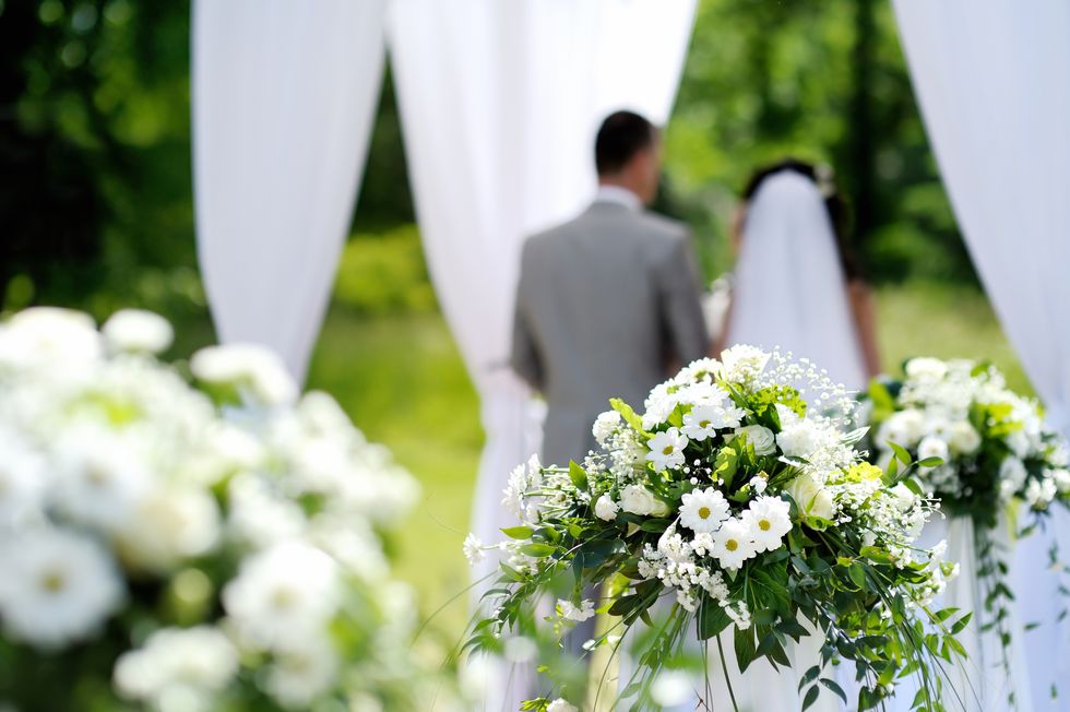 9 Thoughts Everyone Is Thinking At A Wedding