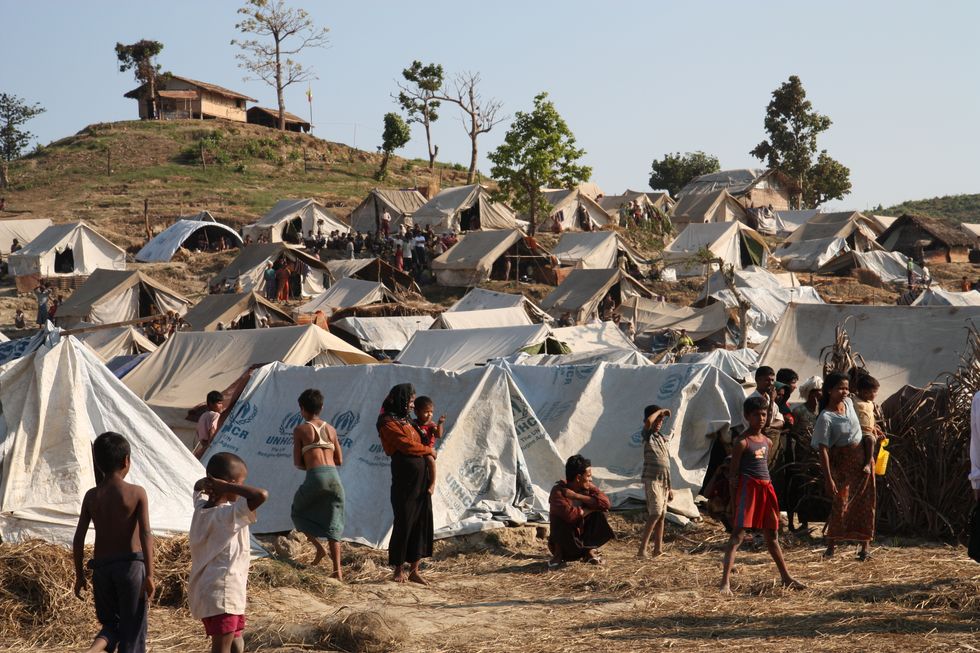 400,000 Rohingya Flee Myanmar