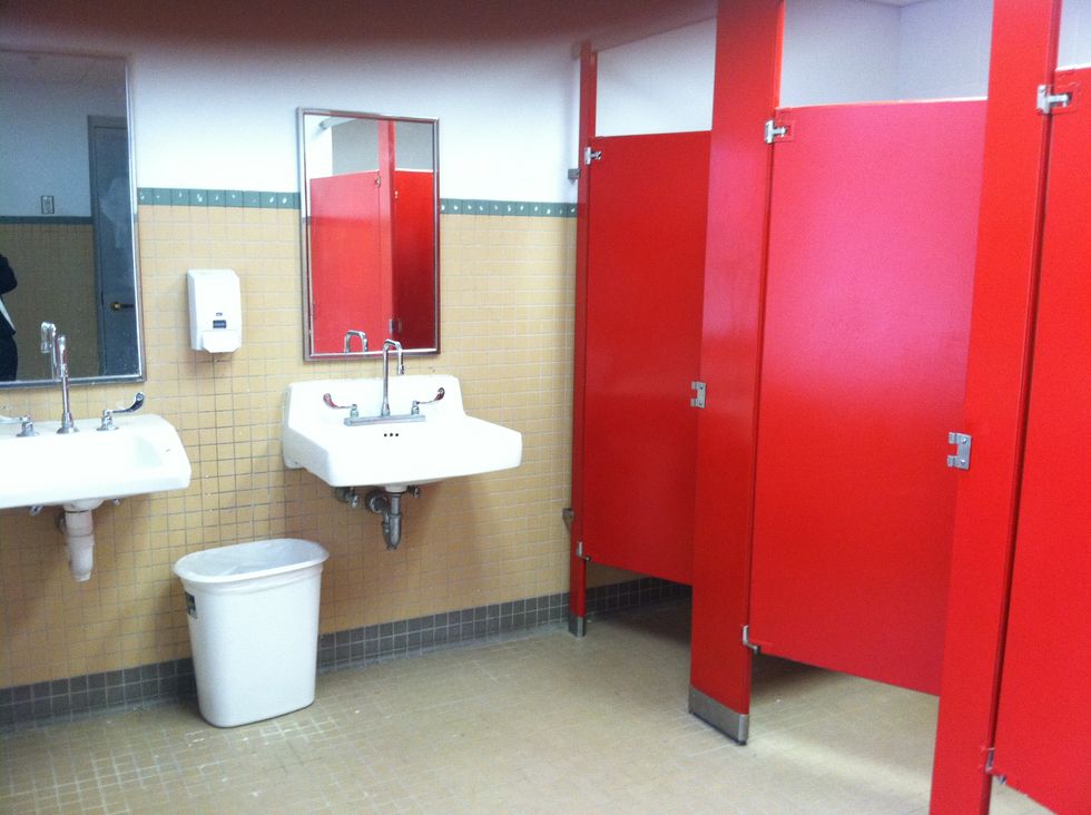 9 Struggles Of Dealing With Communal Bathrooms