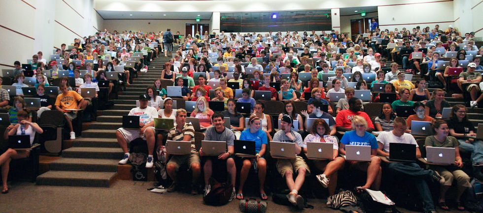 5 Thoughts Every Student Has During Class