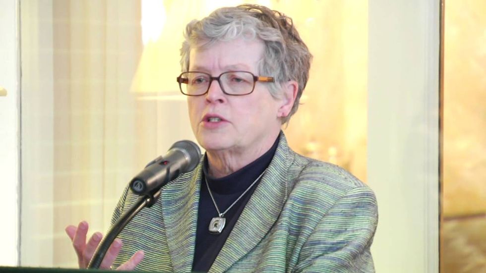 Is It Time For MSU President Lou Anna Simon To Resign?