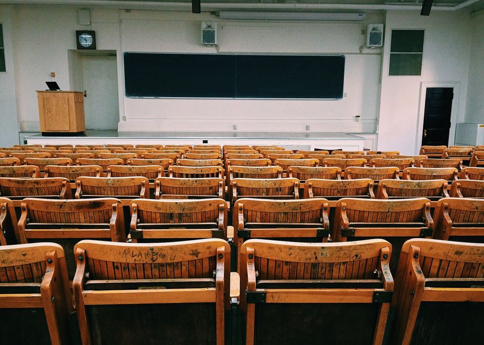 8 Thoughts We All Have During Class