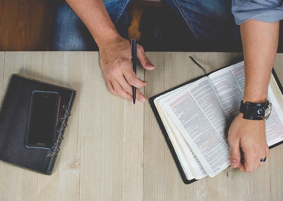 10 Bible Verses Every Stressed College Student Needs To Read