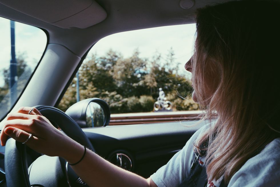 30 Random Thoughts You Have Almost Every Time You Get Behind The Wheel