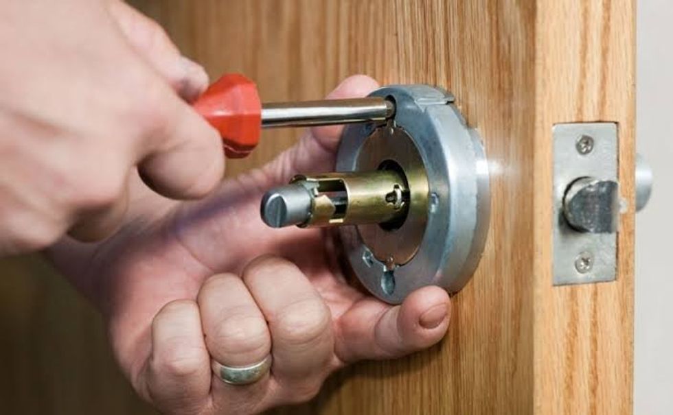 Benefits of Hiring a Professional Locksmith