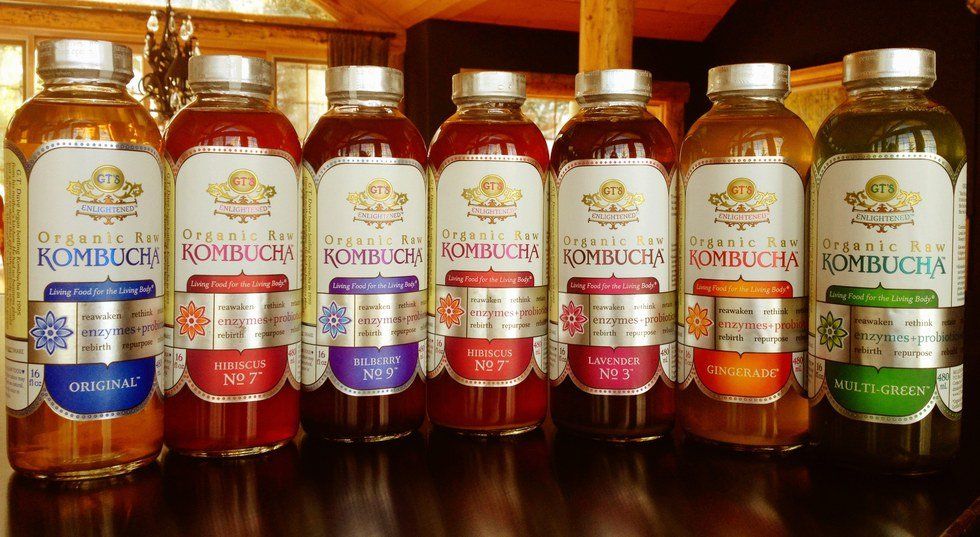 Kombucha: A Guide for Beginners (In 3 Easy Steps)