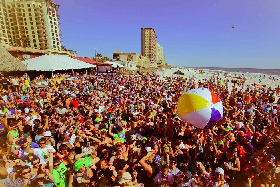 9 Ways To Stay Safe During Spring Break