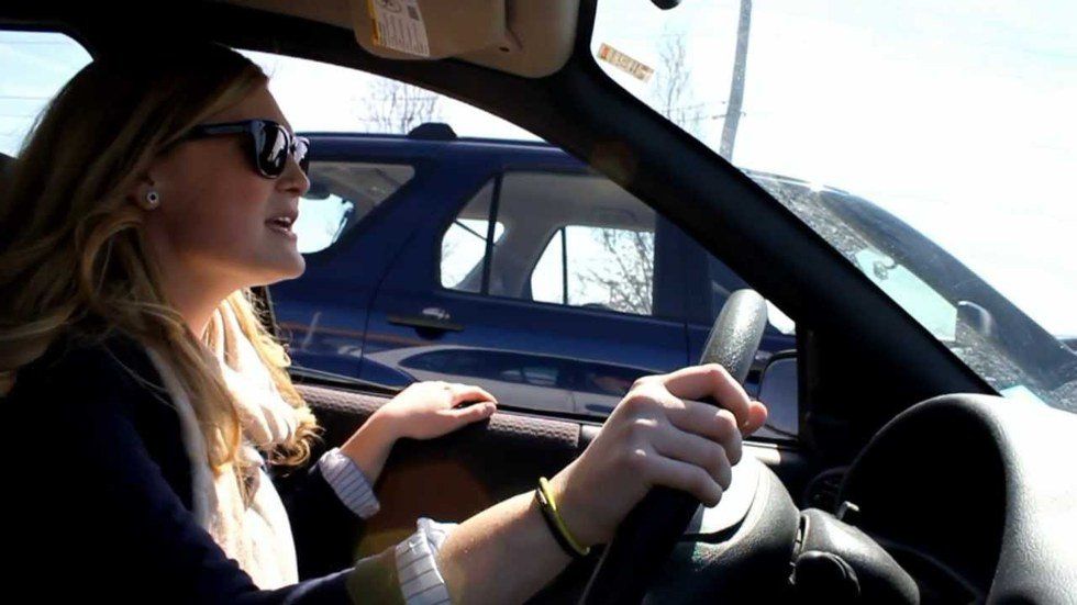 10 Things We All Find Ourselves Doing When We Drive Alone