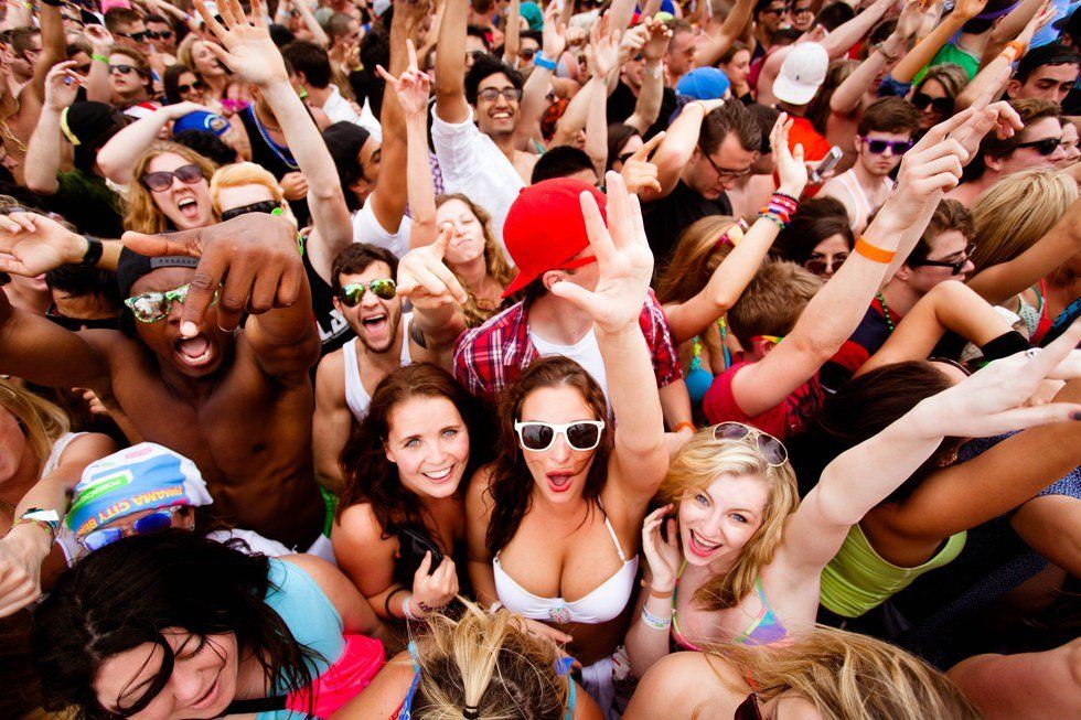 20 Types Of People You See On Spring Break