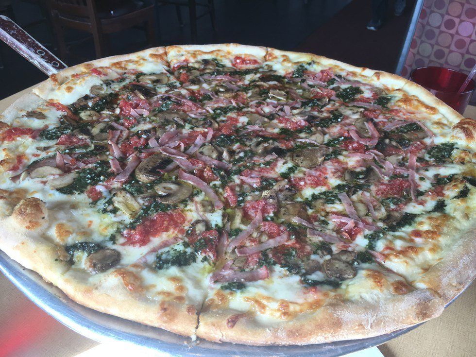 Winter Garden Corner Restaurant Surprises With Excellent Pizza