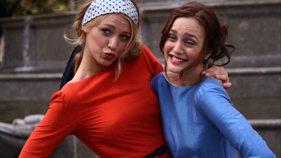 12 Signs You Grew Up With a Sister