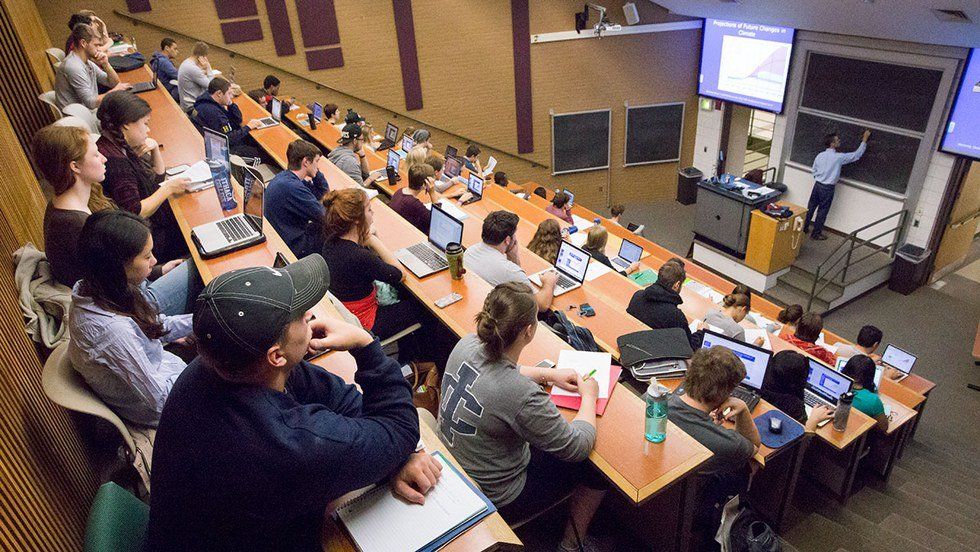 15 Unwritten Rules For College Classroom Etiquette