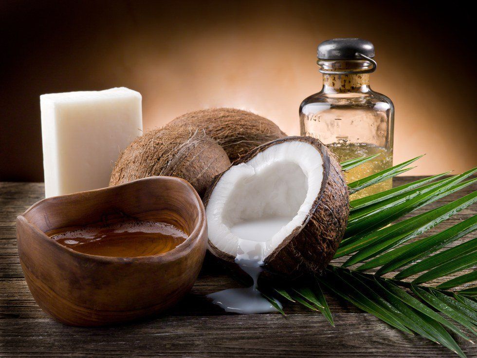 Here's 7 Reasons Why You Should Be Using Coconut Oil