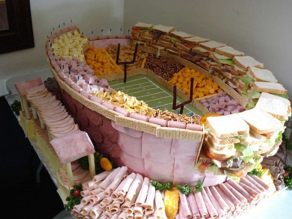 THE BEST FOOD TO MAKE A KILLER SUPER BOWL GET TOGETHER.