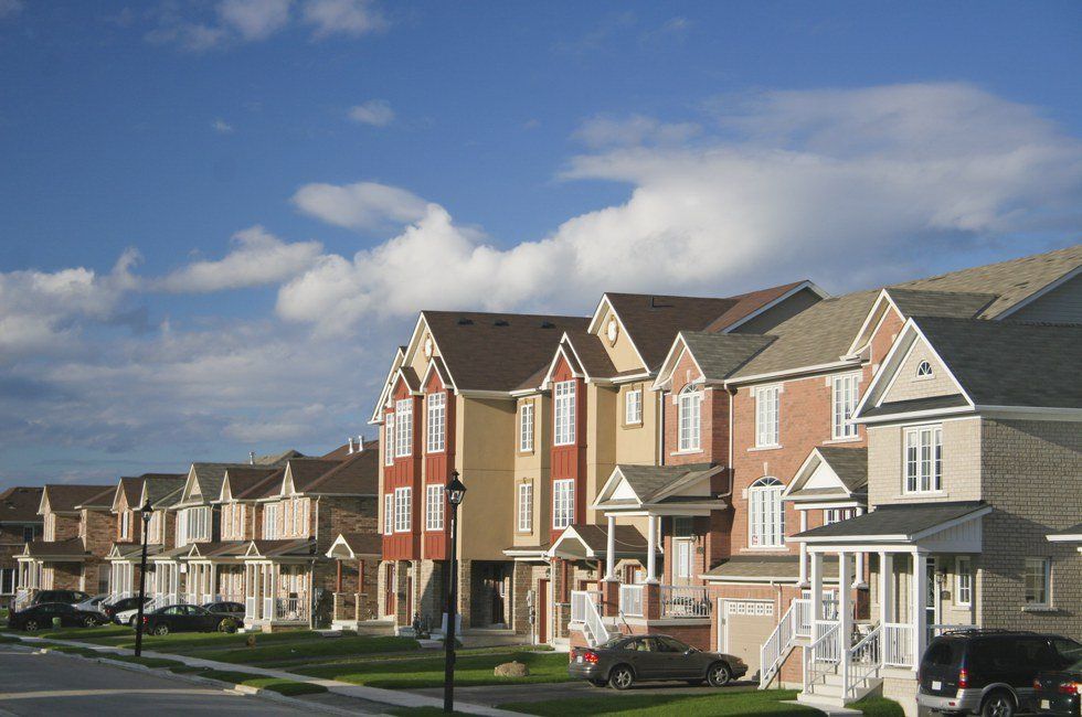 8 Signs You Might Live In The Suburbs