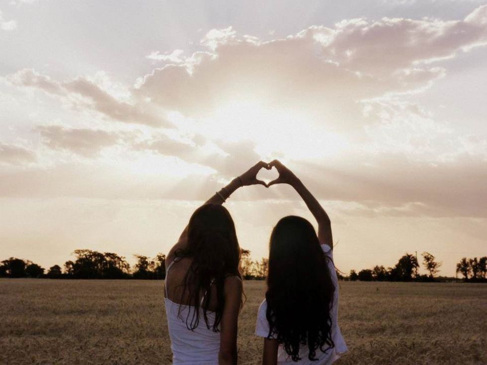 6 Signs Your Best Friend is Actually Your Long-Lost Sister