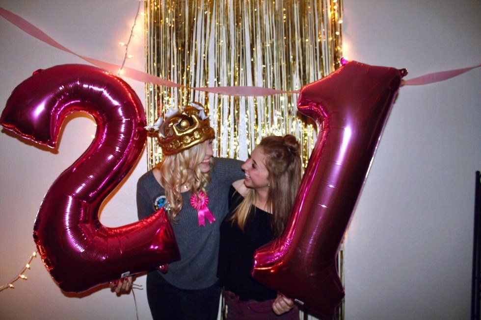 21 Things That Happen When All Your Friends Are 21