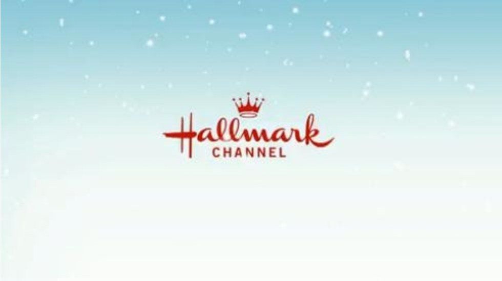 5 Funny Similarities In Hallmark Christmas Movies